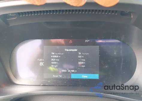 2024 Volvo Xc40 B5 Plus Dark Theme z USA, uszkodzony, nr VIN YV4L12ULXR2326994